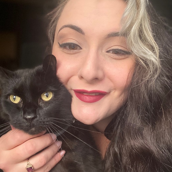 Meet your Posher, Nicole - Picture 13 of 16